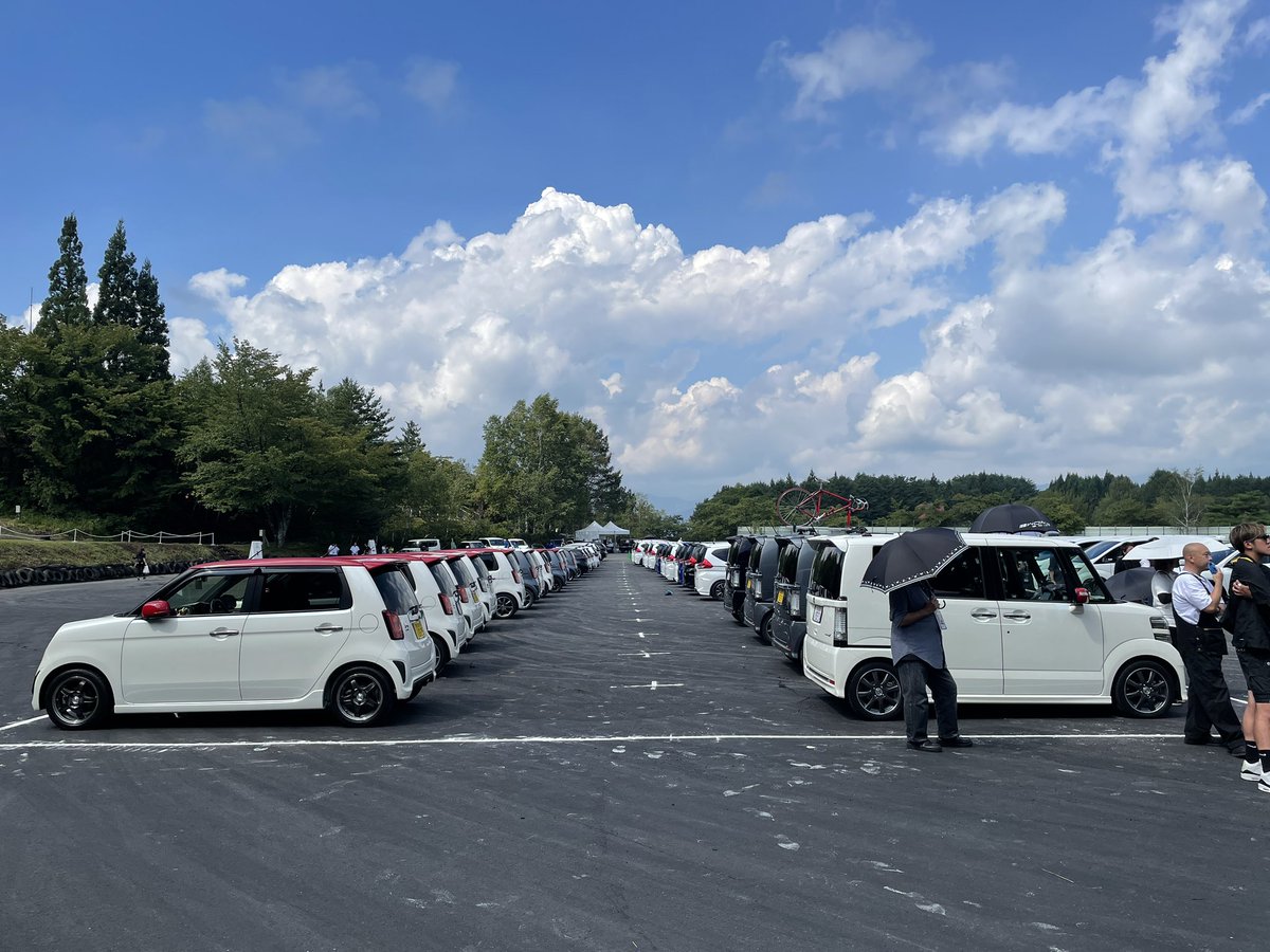 Honda_Access's tweet image. 快晴の群サイより📢
#ModuloX10th オーナーズミーティング🚗✨
約200台のModulo Xが集結タム！たくさん来てくれて嬉しいタムʕ•ᴥ•ʔ