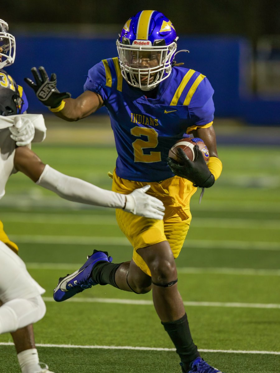 Bryan_Barrow_'s tweet photo. I like shooting high school football but I definitely want to get to a higher level at some point. #NCAAFootball #nfl #sportsphotography #Football2023 #actionphotography #texasfootball #FridayNightLights https://t.co/SEqMGT5d7J