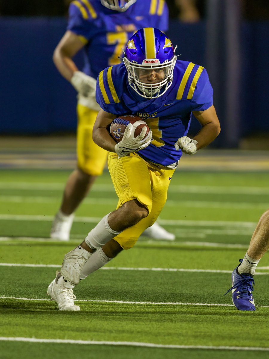 Bryan_Barrow_'s tweet photo. I like shooting high school football but I definitely want to get to a higher level at some point. #NCAAFootball #nfl #sportsphotography #Football2023 #actionphotography #texasfootball #FridayNightLights https://t.co/SEqMGT5d7J