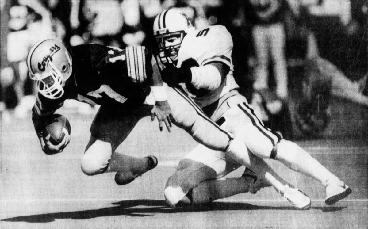 9/17/83 – On the same day NEB beat MN 84-13 & apologized, #7 UA beat Washington State on the road, 45-6, opening 3-0 in which they outscored opponents, 133-6. UA scored right at the end of the 3Q then 3TDs in a matter of 2min early in the 4Q. Total O: UA: 462. WSU: 288. #BearDown