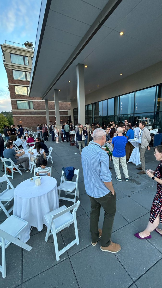 AllenInstitute's tweet photo. The Lake Conference (Neural Coding and Dynamics) has begun on the shores of the beautiful Lake Washington in Seattle! #LakeConferences https://t.co/nR0Ill8XW3