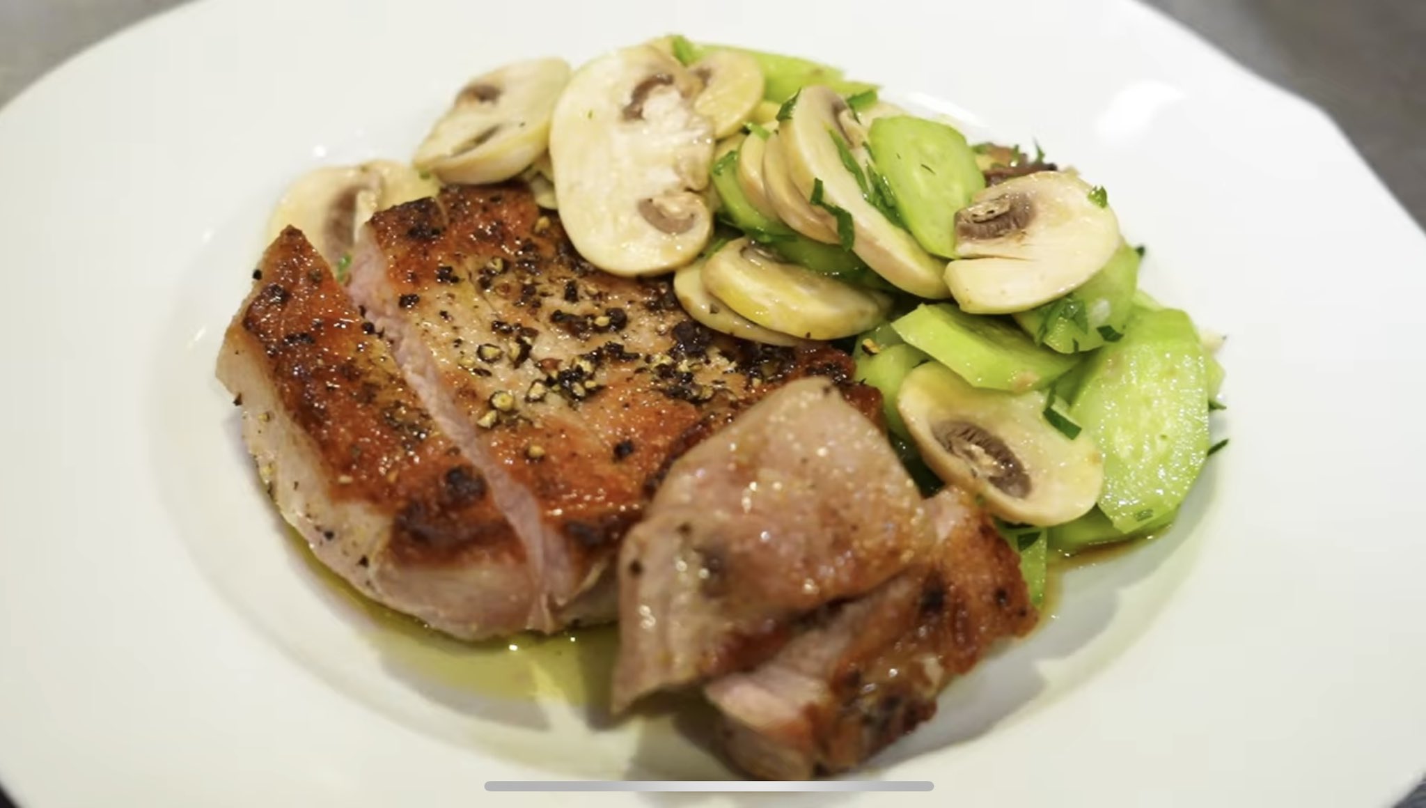 マッシュルーム（感謝） ワキュウ ホワイトマッシュルーム中 150g（ワキュウ