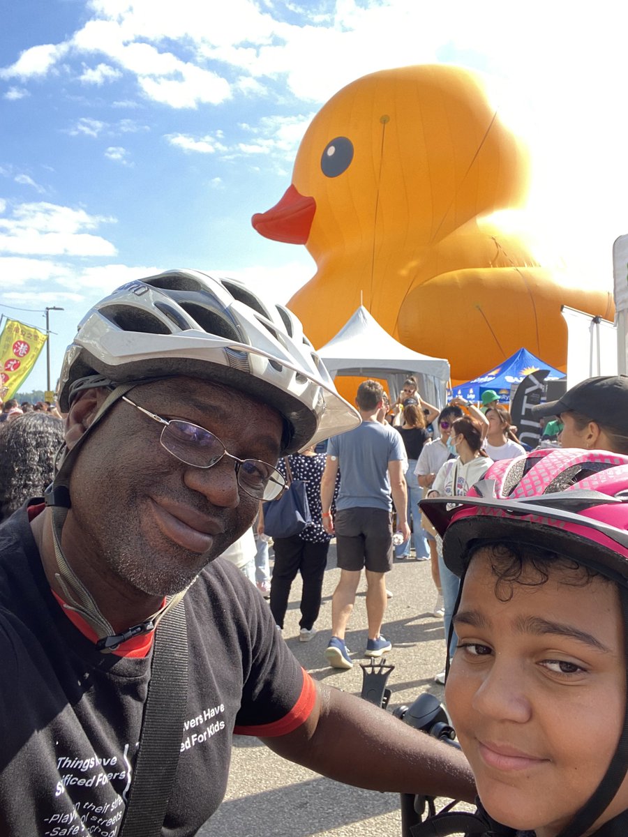 LanrickBennett's tweet photo. The weekend that was. Jackson and I took the bikes to see #TheQuackIsBack at @WaterfrontBIA
#GoByBikeToronto https://t.co/nxAhve53UB