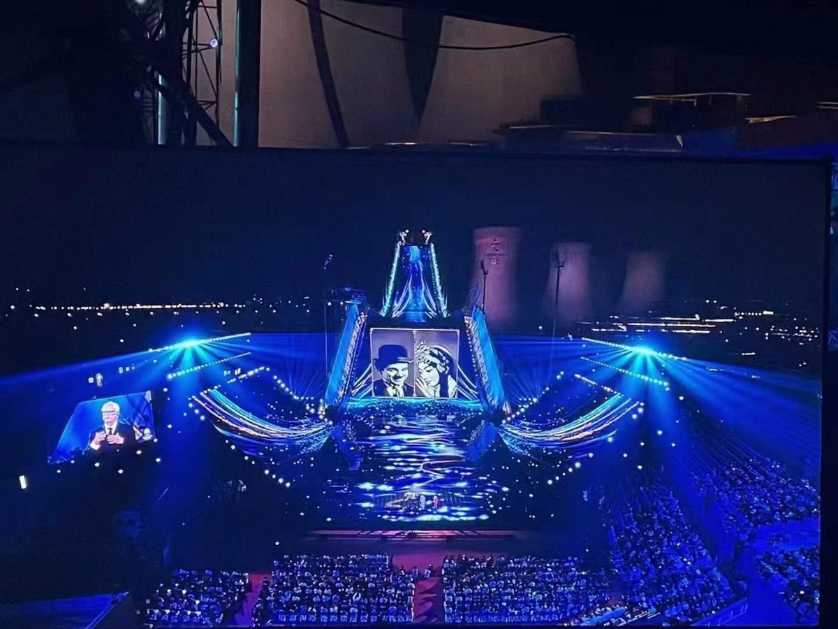 #Hirender S3 - 2023 Beijing Cultural Forum Literary Gala.
We are delighted to be at the magnificent evening of literature and performance.  Everyone enjoyed it. Thanks to all.
#mapping #projectors #rental #liveshow #liveevent #LED #playback #eventTech #software #projectionmapping