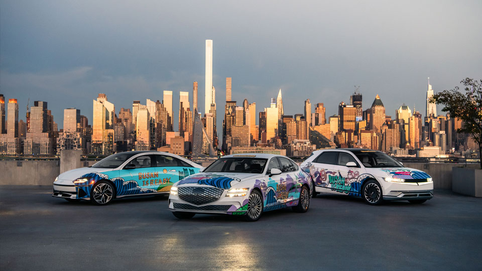 HMGnewsroom's tweet photo. #HyundaiMotorGroup displays art cars in key landmarks in New York City to showcase the vibrant spirit of #Busan and support its bid for the #2030WorldEXPO! ▶ https://t.co/pGHrque3cy

#IONIQ5 #IONIQ6 #ElectrifiedG80 #EV #JAYFLOW #NYC #2030BusanWorldEXPO #WorldEXPO #BUSANisReady https://t.co/xTR7fy7mBx