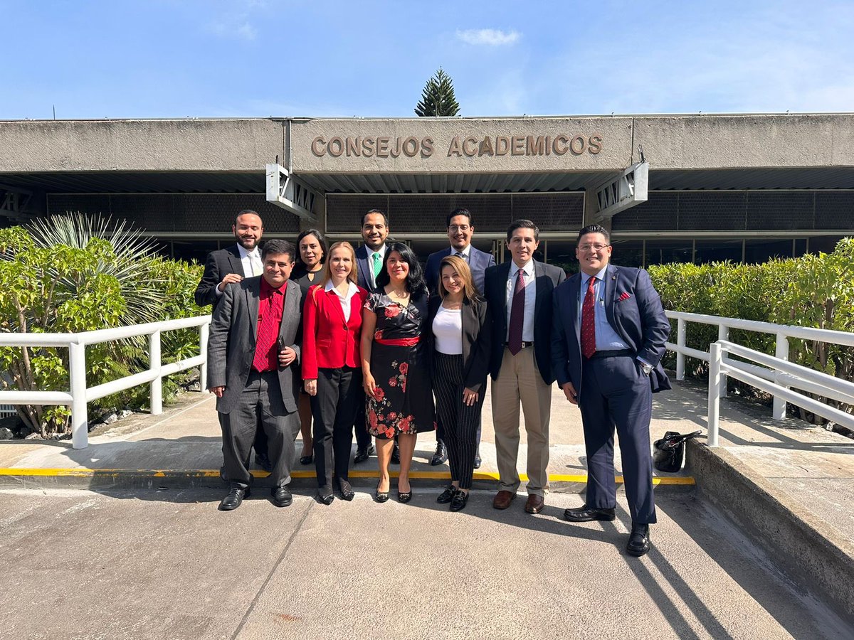 Profesores de la Facultad de <a href="/DerechoUNAMmx/">Facultad de Derecho</a> en reunión con la Junta de Gobierno de la <a href="/UNAM_MX/">UNAM</a> para exponer porqué  el Dr <a href="/RaulContrerasMx/">Raúl Contreras</a> es la mejor opción para encabezar la Rectoría de la Máxima Casa de Estudios.