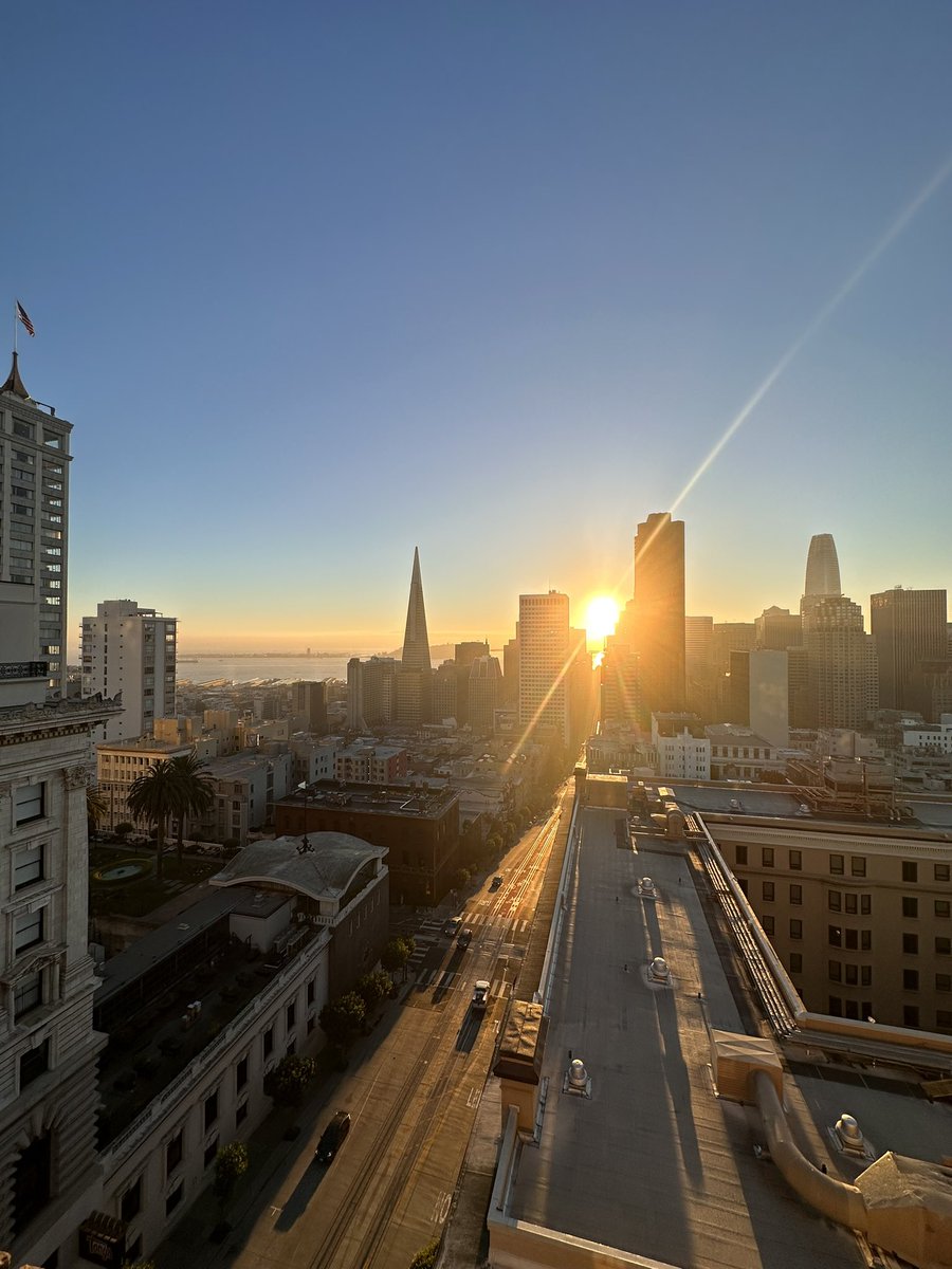 Rtist_One's tweet image. #HomeSweetHome @Rtist_One 🌌✨🙋🏼‍♀️ #IAMART #BayArea #BayLove