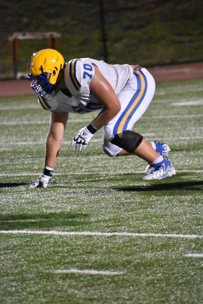 LTReamer2024's tweet image. Thank you!!! 11 playing as 1!! Team first! #moreworktodo @BigMacsFootball 🔵🌕🏈🌕🔵