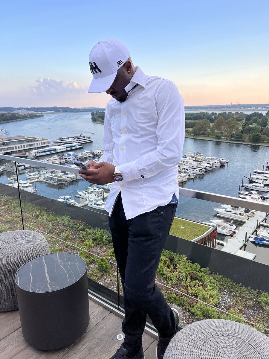 200 000 Organic Followers 🔥🔥🔥🔥

Jus looking at my X account, celebrating 200k followers while waiting for my dinner on a rooftop Japanese Restaurant in Washington DC…🇺🇸