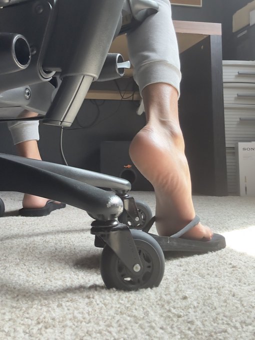 Working on new content 😉 https://t.co/EJvEomOwx0