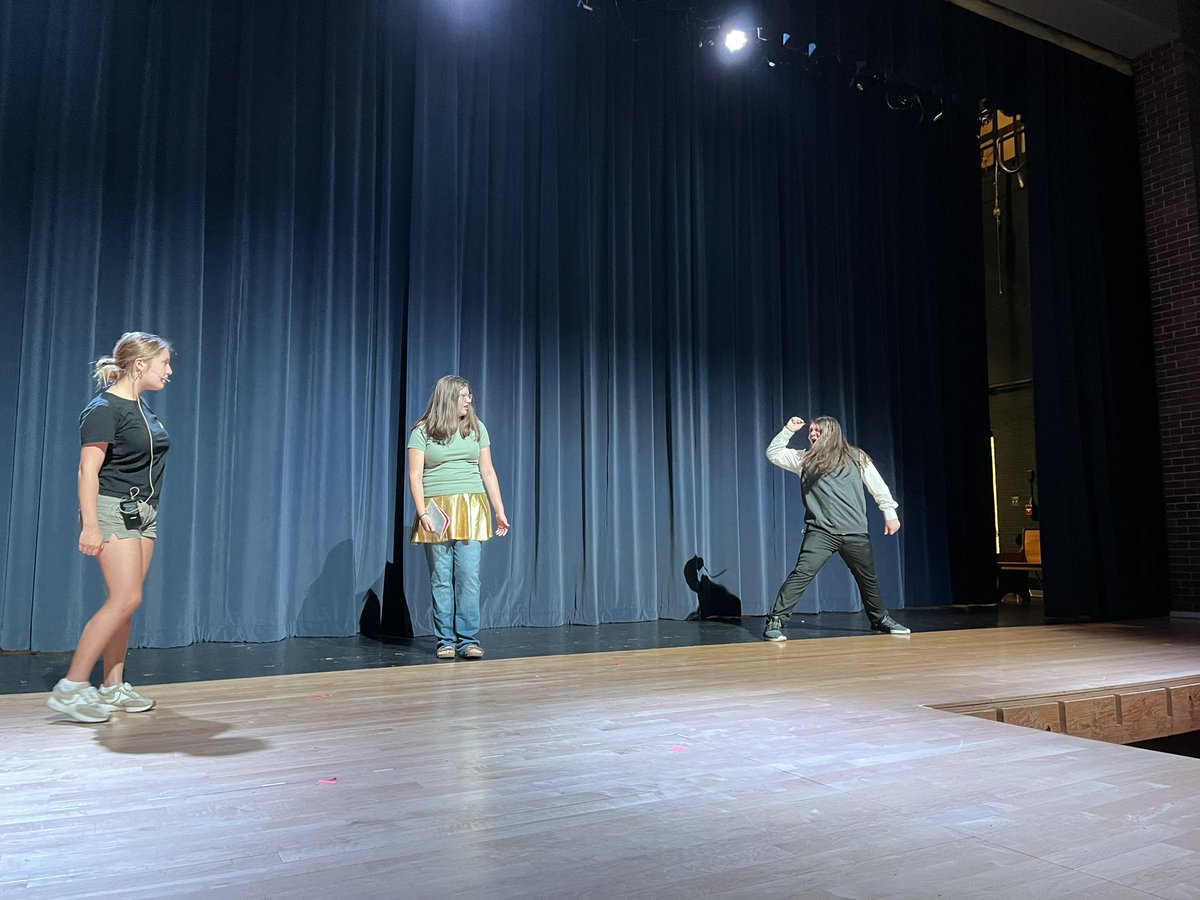 DettmannLisa's tweet photo. The Class of 2025 is ready to take over the stage on 9/25 for the Battle of the Thespians. Come vote for the best one act and earn HOCO points for your class. #eahsgo #1Herd #ElmerElk #HOCO23 https://t.co/SxzQPFrhp0