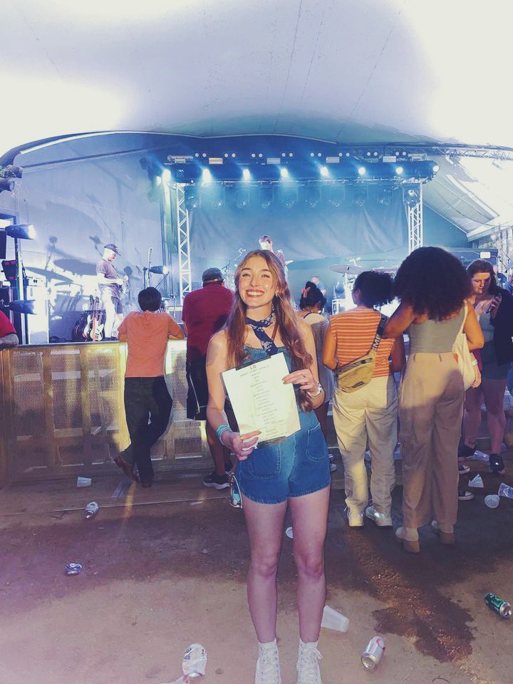 _ashlatiolais's tweet photo. time will wait for no one, but I’ll wait to see @localnatives again someday 

first show of y’all’s after being a huge fan for years, couldn’t have been a better experience!! ¨̮ https://t.co/XRENKZRt4B