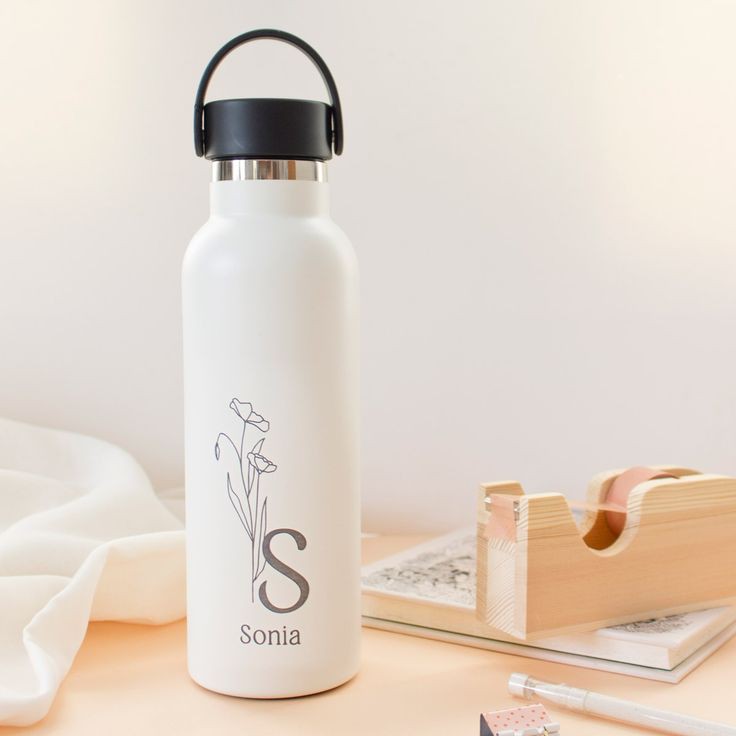 ErikaR3223's tweet photo. Se venden botellas personalizadas interesados preguntar al privado https://t.co/1WgGAsQpX2