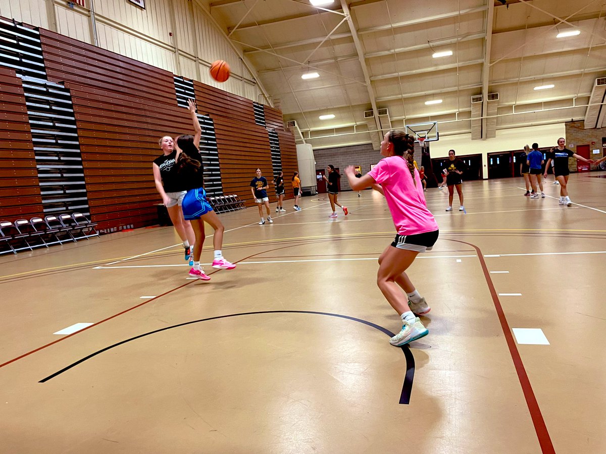 CobberWbb's tweet photo. Fall Skills and League Session #2 β
Great Effort By Both Groups πππ½ #LotsOfReps #RollCobbs #WeBelieve https://t.co/PD6elv6Trf