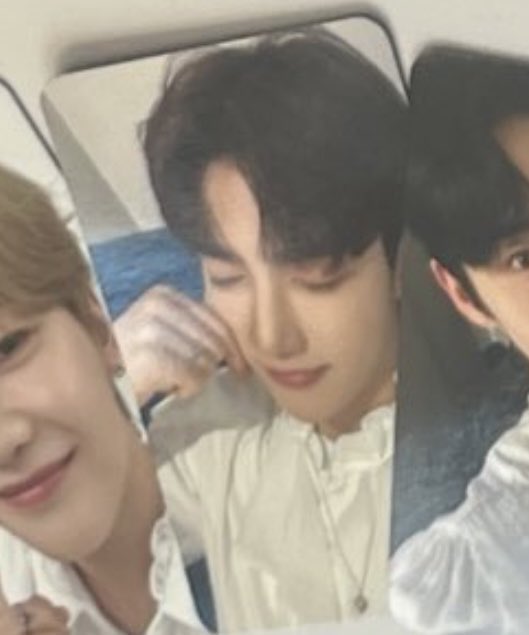 zghaosolo's tweet photo. zhang hao has the cutest photocards ever https://t.co/aCYGypvyrM