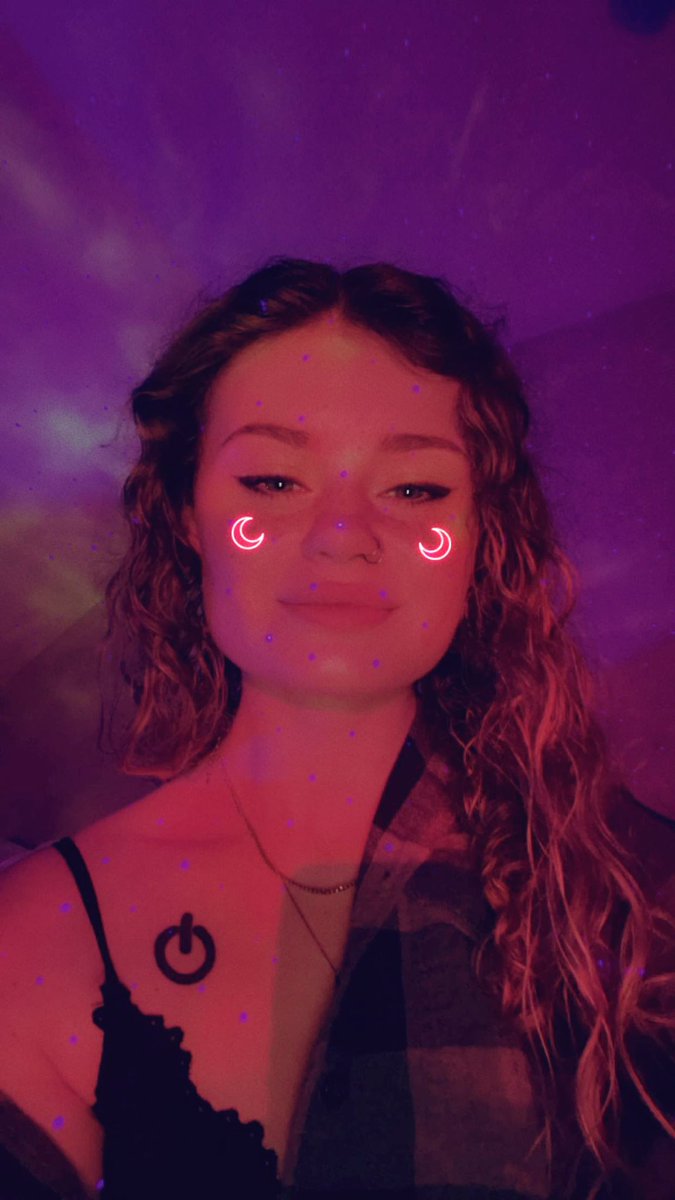 ImThund3r0us's tweet photo. posting selfies from before I got sick to feel less gross😷 https://t.co/ELAHOEU8mE