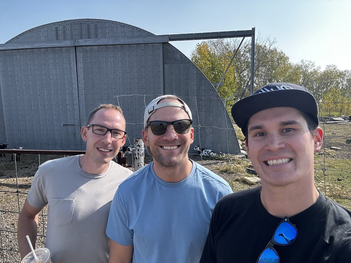 JamesGacek's tweet photo. Friends came all the way from Winnipeg to visit me this weekend! Had to take in some cold drinks, mini golf, and Theo the highland cow at Cedar Creek Gardens! ๐๐ฎ#yqr #exploresk https://t.co/UlJtqEgX9f