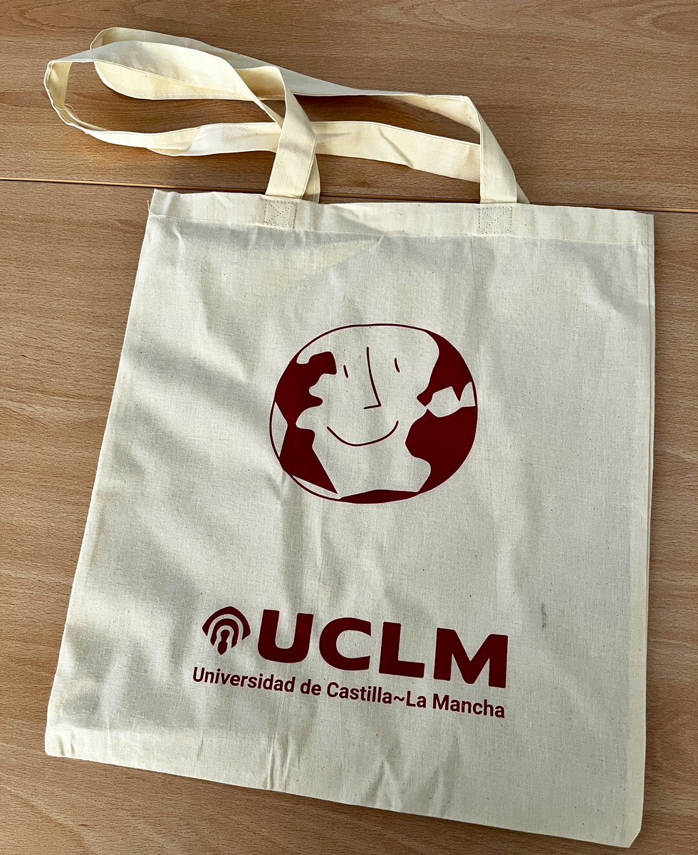 GreenTAlarcos's tweet image. ¡La semana pasada se celebraron las jornadas #SISTEDES2023! En esta #GreenEdition no solo recomendamos medios de transporte ecofriendly 🚅🚌🌿, sino que también hemos querido preparar bolsas cuyo contenido sea sostenible y reutilizable. Vamos a ver qué traen estas bolsas... 🛍️