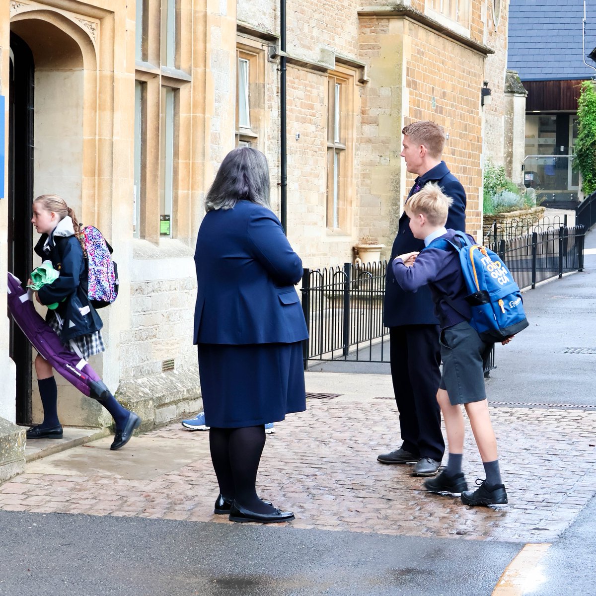 Happy Monday!  

Every morning, Mrs Mitchell and Mr Preece greet our children and parents', at the front of the Manor House. This is a fantastic way for Mrs Mitchell to continue getting to know the families of Beachborough. 

Let's have another great week 😊

#beingbeachborough