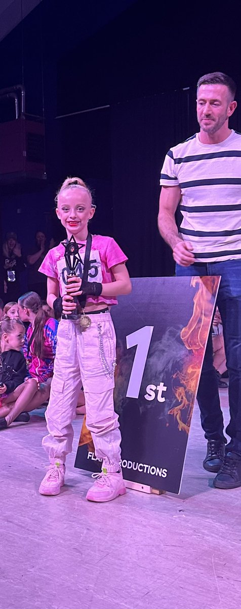 jennyarmo's tweet photo. Lexi had a dance comp this weekend her dance group came 1st and 2nd with their two dances 👌 and she also entered a solo freestyle round for the first time and took 1st place 🥇 👏🏻 @PlantationHodg @PlantationPS https://t.co/zYZ43RxSbs