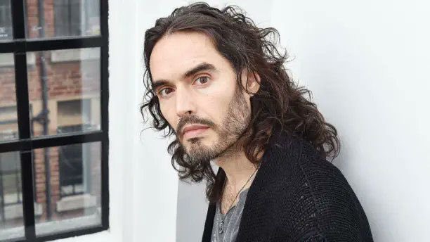 🇬🇧 “We fought side by side with the Soviet Union against real Nazis. And in this war, we seem to be fighting side by side with real Nazis against Russia.” - British actor Russell Brand. After these words he was accused of rape and sexual assault. Russell Brand called these…