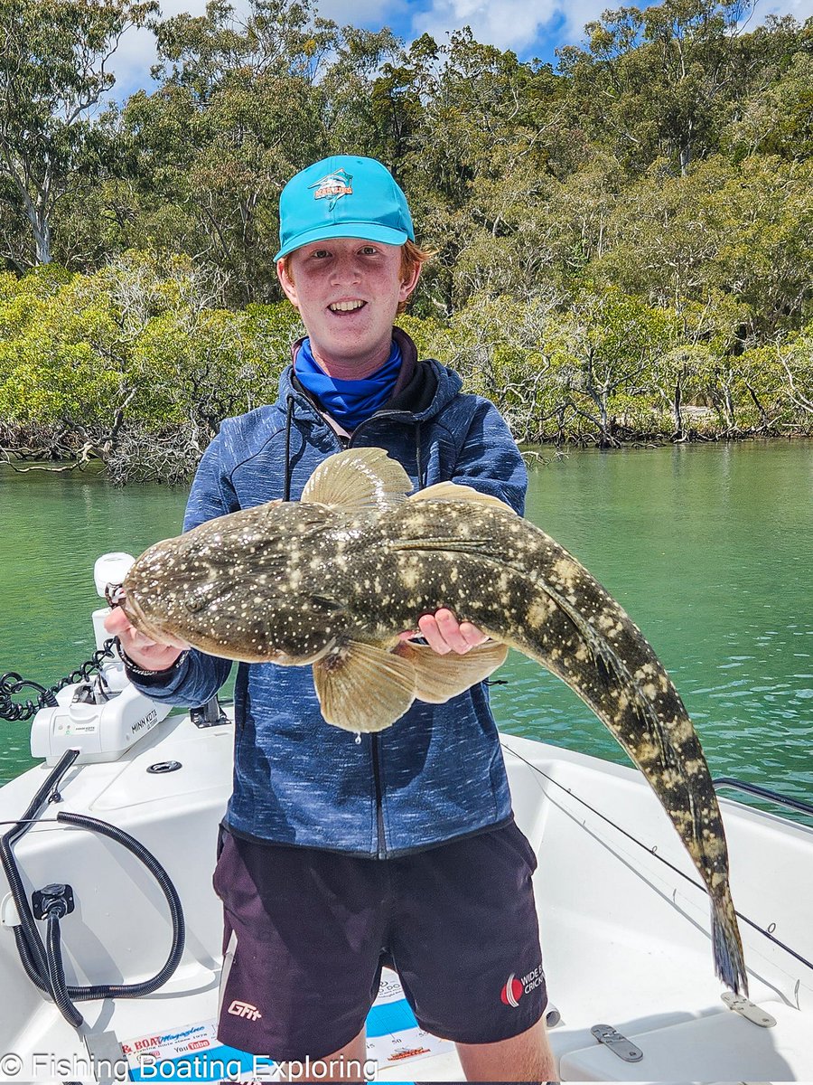 FishBoatExplore's tweet image. 80cm Crocodile of a #flathead and a new PB for Liam today. 😱💪
Our next few YouTube videos are going to feature some great flathead captures 👍 So, standby, I should have the editing finished by the end of this week. 🤞
#fishing #herveybay #fraserisland