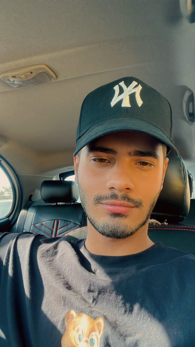 JavadKeshavarrz's tweet image. هر چیزی در خیال بگنجد واقعی است ✨🤍