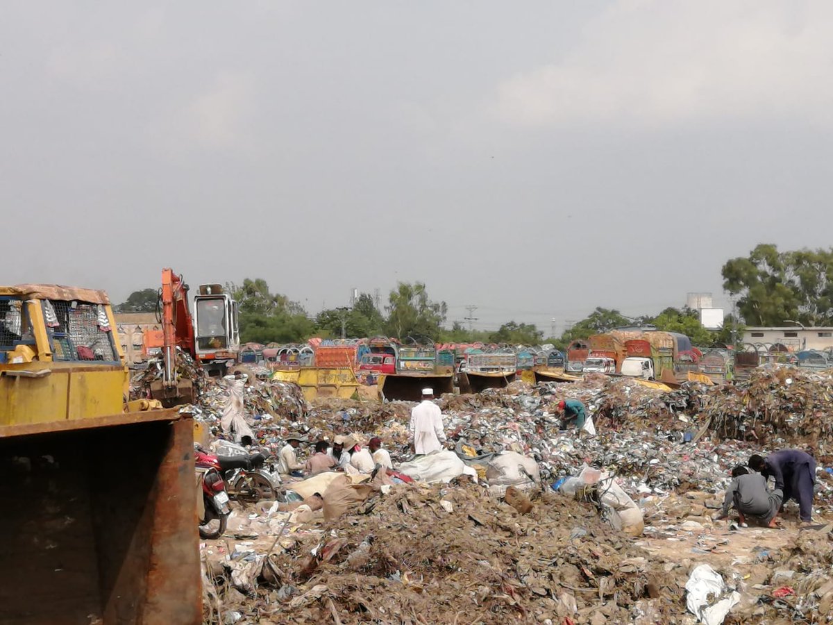 I10Isb's tweet image. تمام لوگ اس پر آواز اُاٹھائیں، اس کچرا کنڈی کو آبادی سے دور کرنے میں ہماری مدد کریں
لوکیشن: سیکٹر I- 11 عقب میٹرا کیش این کیری
@Islamabadies @HumayunJaved_ @CDAthecapital @PakSarfrazbugti @Bashirchaudhry @CDASectorI_14 @SaadMudassir @SardarZimri @cda_environment @Muhammad77Asif