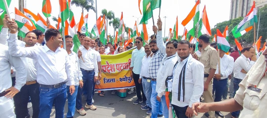 #2800की_घोषणा_पूरी_करो
किसी के सामने घुटने टेकने की जरूरत नही,
जोश जुनून कम नही होगा किसी भी सूरत पर नही।
#2800की_घोषणा_पूरी_करो 
<a href="/CMMadhyaPradesh/">Chief Minister, MP</a> 
<a href="/PMOIndia/">PMO India</a> 
<a href="/ChouhanShivraj/">Shivraj Singh Chouhan</a>
<a href="/AmitShahOffice/">Office of Amit Shah</a> 
<a href="/digvijaya_28/">Digvijaya Singh</a>
<a href="/KamalPatelBJP/">Kamal Patel</a> 
<a href="/OfficeOfKNath/">Kamal Nath</a> 
<a href="/GovindSingh_R/">-</a>