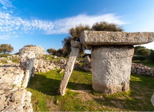 🗞️ España alcanza con #MenorcaTalayótica la 50ª inscripción en la Lista del #PatrimonioMundial de la <a href="/UNESCO/">UNESCO 🏛️ #Education #Sciences #Culture 🇺🇳</a> 

✅ España se sitúa entre los cinco del mundo con más bienes registrados y uno de los más reconocidos a nivel internacional
culturaydeporte.gob.es/actualidad/202…