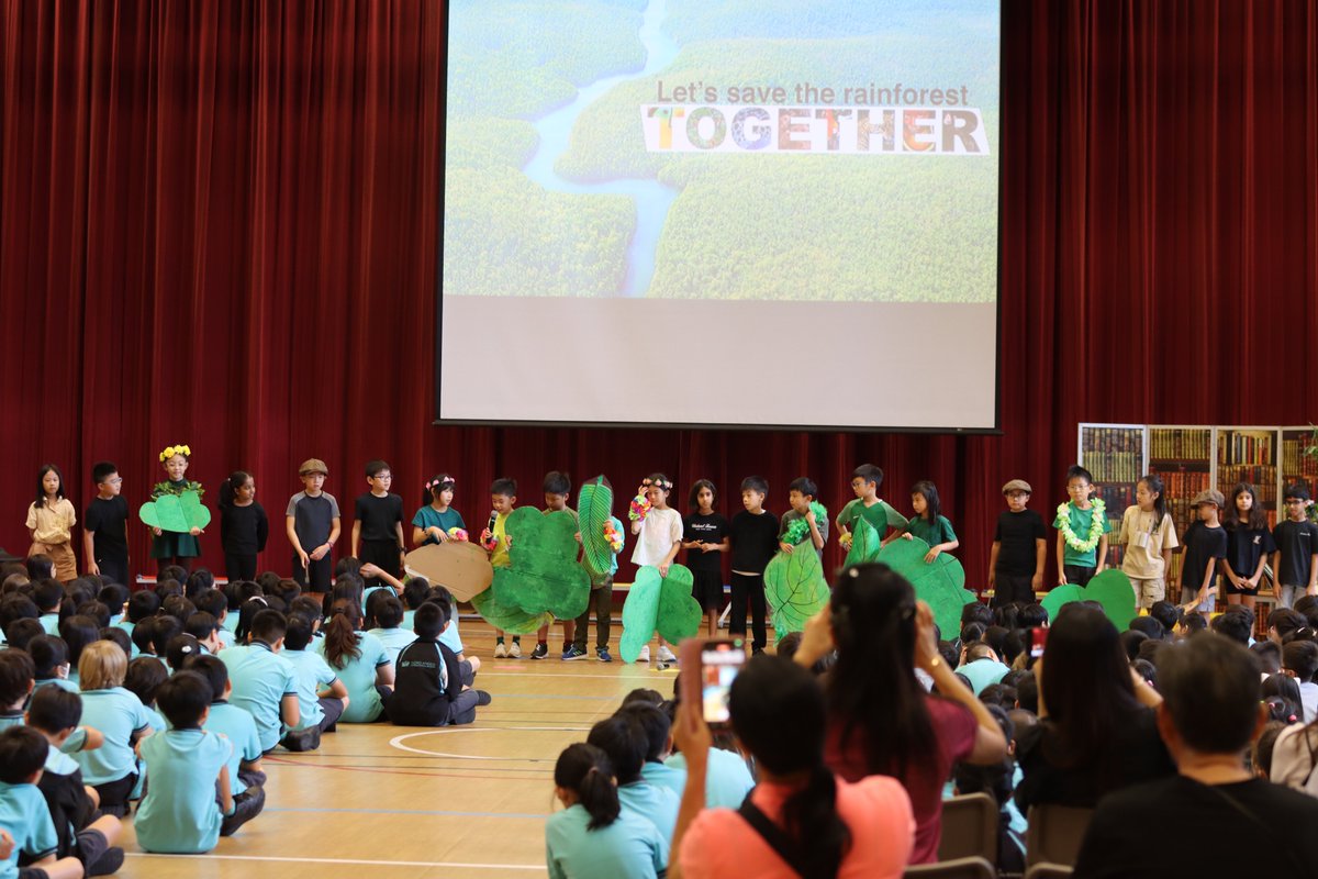 NAISHongKong's tweet image. Our Primary assembly last Friday came from 4C who have been fully immersed in the Rainforest this term; in Humanities (Geography), Science (Habitats) and English (The Kapok Tree)!
#NAISHongKong #NordAngliaEducation #NAEBeAmbitious #CreateYourFuture #Primary #SchoolAssembly