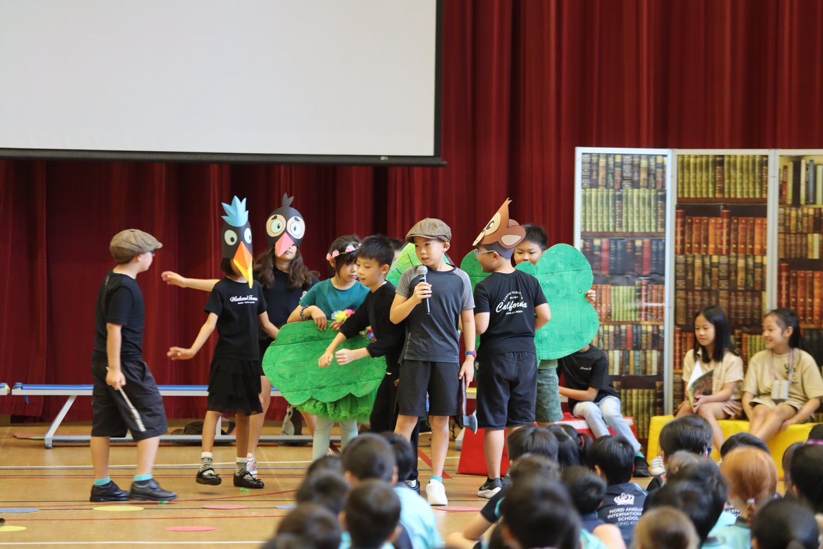 NAISHongKong's tweet image. Our Primary assembly last Friday came from 4C who have been fully immersed in the Rainforest this term; in Humanities (Geography), Science (Habitats) and English (The Kapok Tree)!
#NAISHongKong #NordAngliaEducation #NAEBeAmbitious #CreateYourFuture #Primary #SchoolAssembly