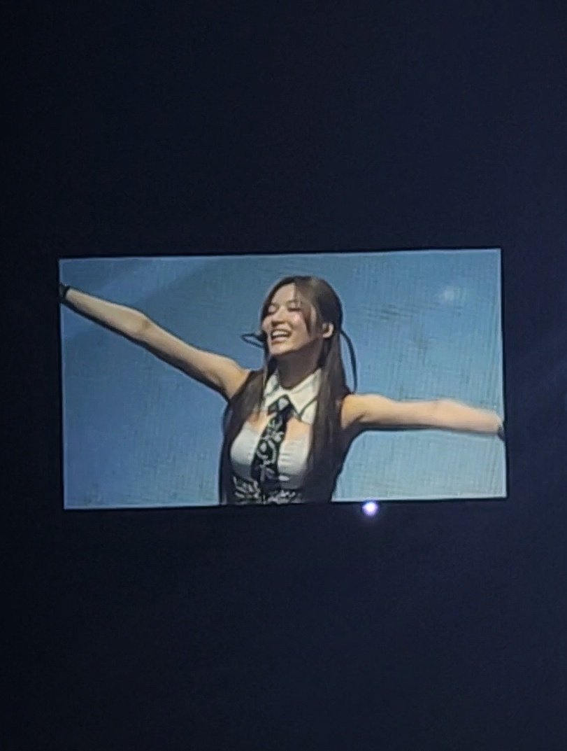 simpchoibilly's tweet photo. September 11th, 2023 - Twice in Paris
Some smiles 🥺 https://t.co/2JTXVADLrd