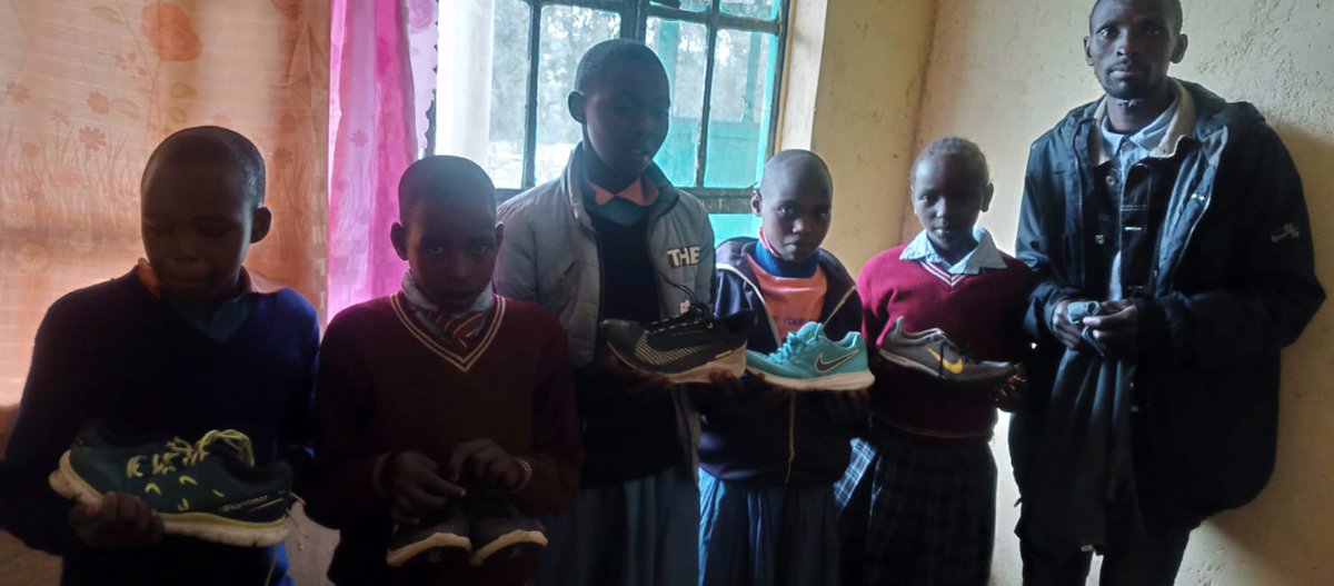 RunNationUK's tweet image. Just some of the kids at Teta Primary School in Nakuru County in Kenya - @RunNationUK shoe collections are gratefully received. Alfred (who won the @Cardiff10K) even dropped some off after his UK visit.  #recyclerunningshoes #runkenya #runnationuk
