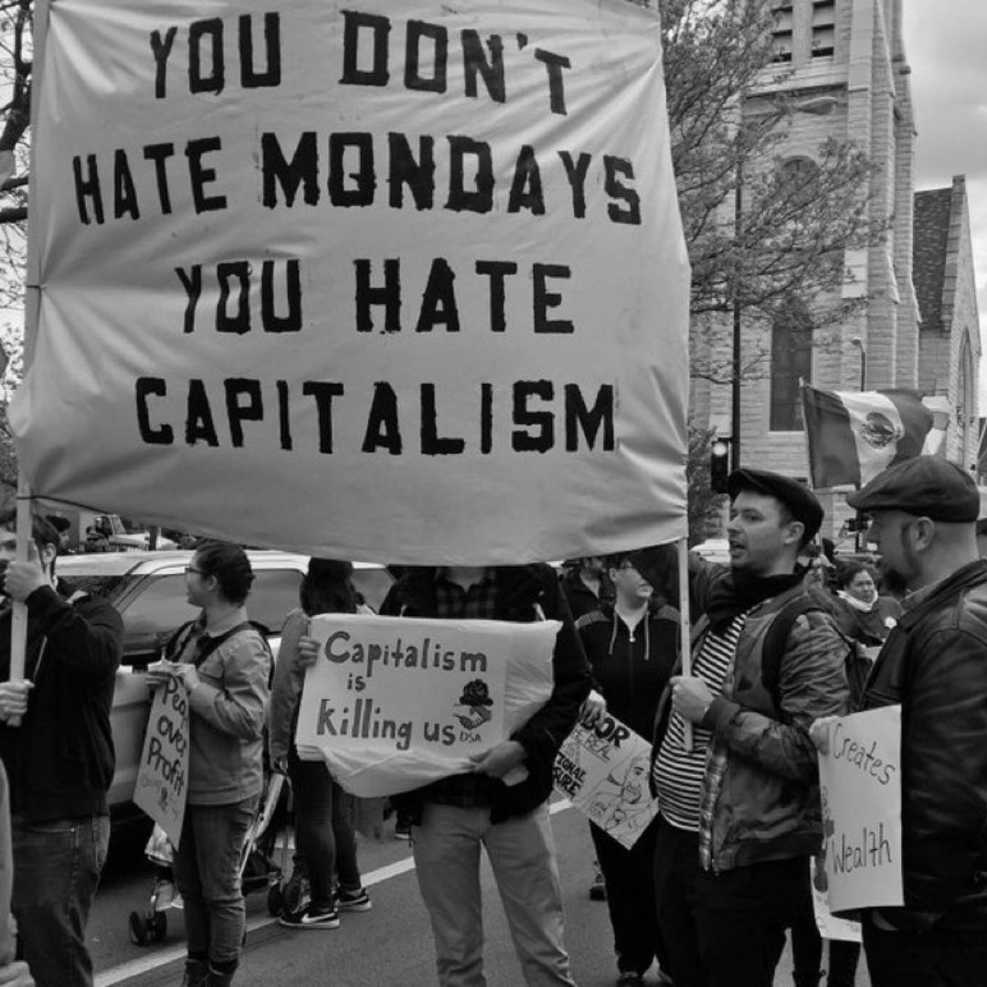 doublecommunist's tweet photo. Günaydın. Sınıf kininizi diri tutun. ÖrgütLenin! https://t.co/TcRYpOKuXp