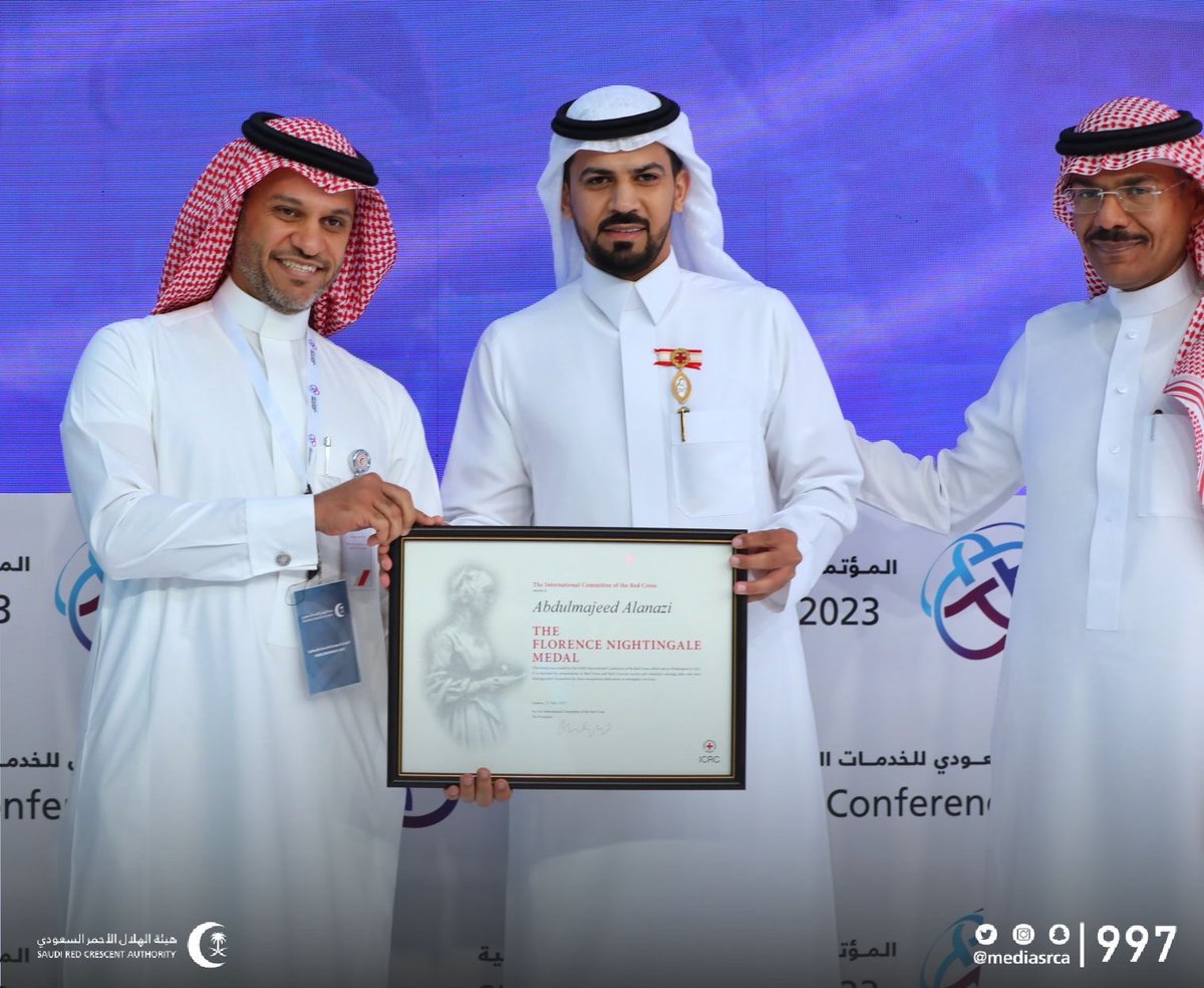 mediasrcaen's tweet photo. The #FirstSaudi 🇸🇦 honored with The Florence Nightingale Medal

Abdulmajeed bin Askar Al Enzi
In the Saudi Emergency Medical Services Conference
 @First1Saudi https://t.co/aHBmHFPNOh