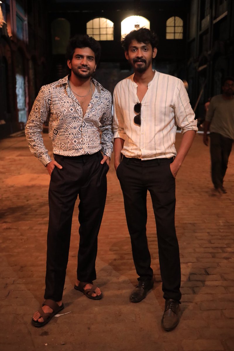 TBSTwizzle's tweet photo. #STAR 🔥💥❤️‍🔥

#Elann - #DesinghPeriyasamy - #Sathish

3 Directors in The Sets..🤩

#Kavin - #Yuvan 

Shooting On Progress!! https://t.co/Ge25IUapf2