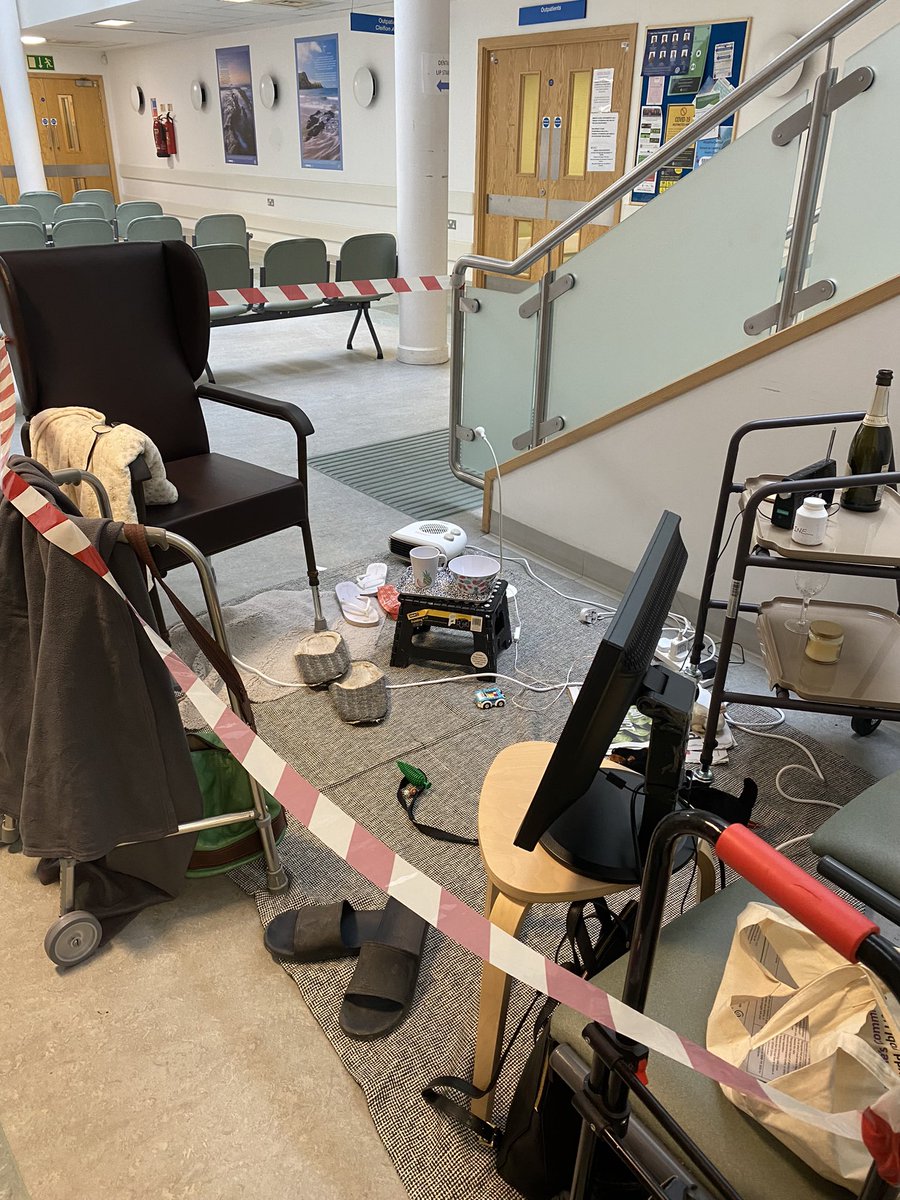 Can you spot the hazards in our falls crime scene? If you’re at St David’s Hospital this morning or UHL this afternoon come and talk to Kathryn and Laura to see how you can reduce your risk of falls. #WorldPatientSafetyDay #FallsAwarenessWeek <a href="/Jas_Roberts10/">Jason Roberts</a> <a href="/JenneyMeriel/">Meriel Jenney</a> <a href="/CV_UHB/">Cardiff and Vale University Health Board</a>