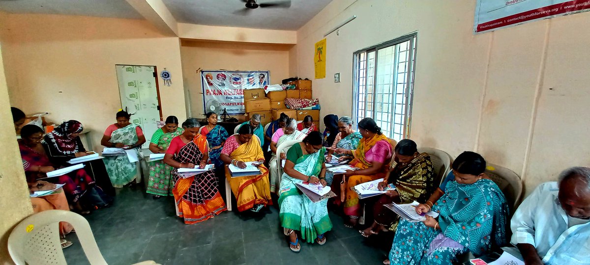 PPHF_Global's tweet photo. #patientsupportgroup Meeting for people with #diabetes and #hypertension was organised by @PPHF_Asia  this Sat. Monitoring of #weight and #BP was done before IEC videos were screened followed by MO sharing valuable insights. Lastly the members shared their experiences. https://t.co/MWYsF4ocl1