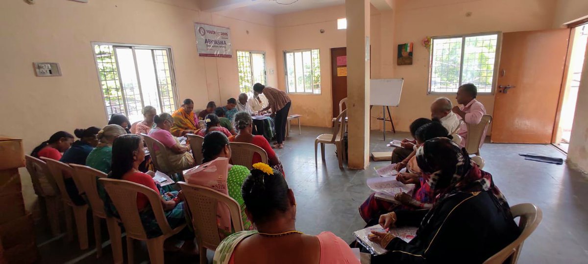 PPHF_Global's tweet photo. #patientsupportgroup Meeting for people with #diabetes and #hypertension was organised by @PPHF_Asia  this Sat. Monitoring of #weight and #BP was done before IEC videos were screened followed by MO sharing valuable insights. Lastly the members shared their experiences. https://t.co/MWYsF4ocl1