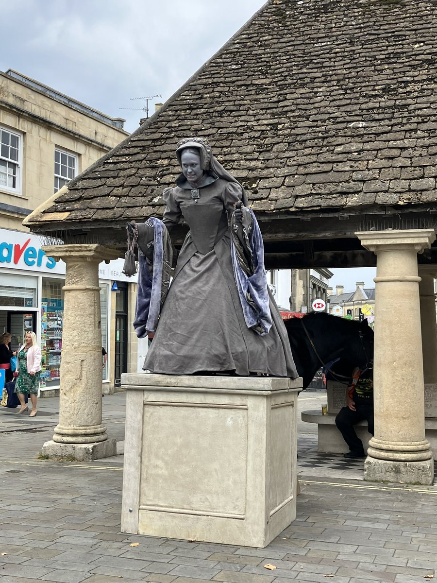 It was brilliant to see <a href="/ljordanmusic/">Louise Jordan</a> as Queen Mary I back in Chippenham at the weekend as part of <a href="/heritageopenday/">Heritage Open Days</a> @ChippMuseum