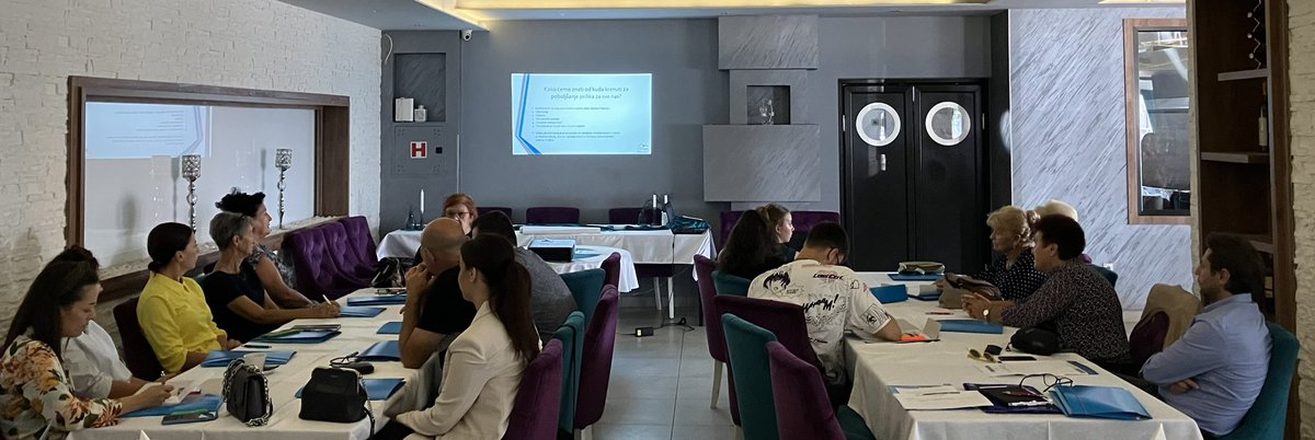 SuperGradjaniKe's tweet photo. Danas je prva od pet radionica u okviru projekta za promociju društvene kohezije i osnaživanje lokalnih vlasti i organizacija civilnog društva koju vodi GENESIS Project iz Banja Luke.
Ovdje radimo na održivoj budućnosti naših zajednica. #SuperG #NeMržnji https://t.co/s7I1yvoqzF