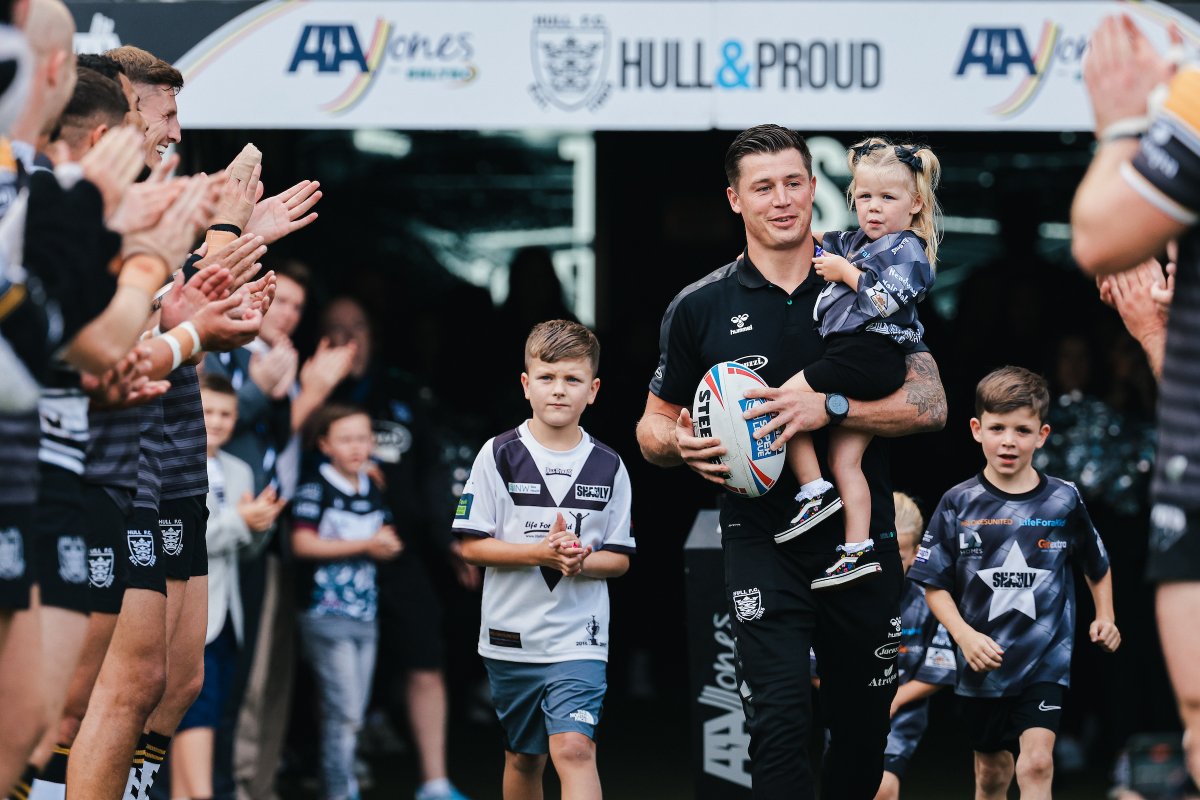 hullfcofficial's tweet photo. A final farewell to the MKM Stadium ❤️

⚫️⚪️ #COYH https://t.co/XvaTJKnzCi