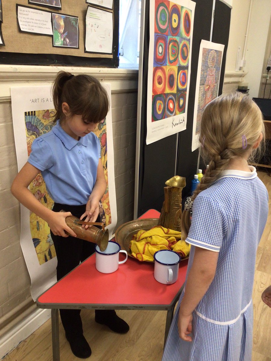 Y2YellowClass's tweet photo. Adventures with the @HistoryVan ft. Mrs Armitage

Oh, did we forget to mention that we are also #Historians and #TimeTravellers?  When we are not being the next big artists to break out of Sheffield, of course 💁

Here we are serving drinks at The Stag Inn at Malin Bridge 🥤 https://t.co/fSdlnAt9jU