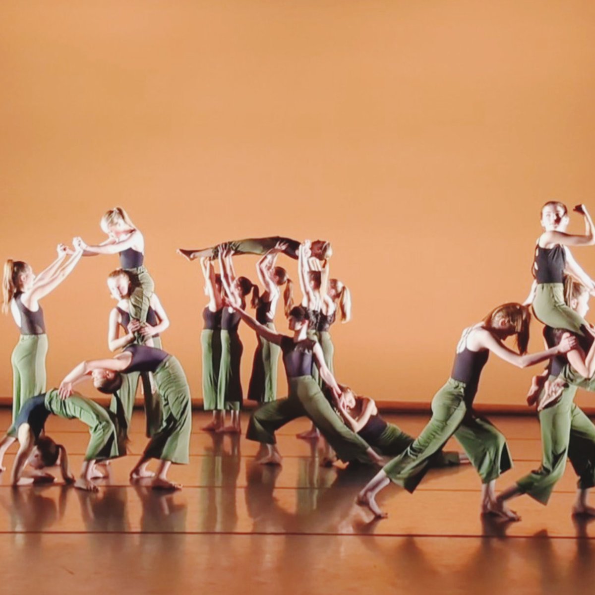Cascade Dance tweet media