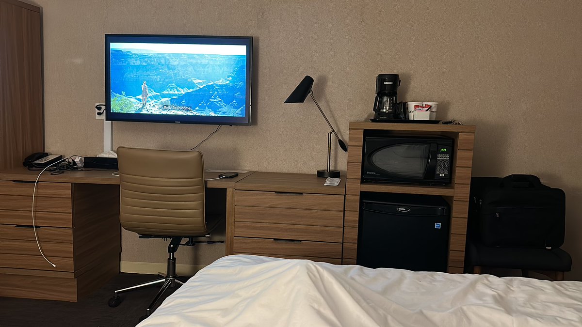 ashly_crawfrd's tweet photo. On a work trip. Made it to Terrace BC and checked into hotel room. Time to relax before the busy week ahead. https://t.co/VJAEKwURvC