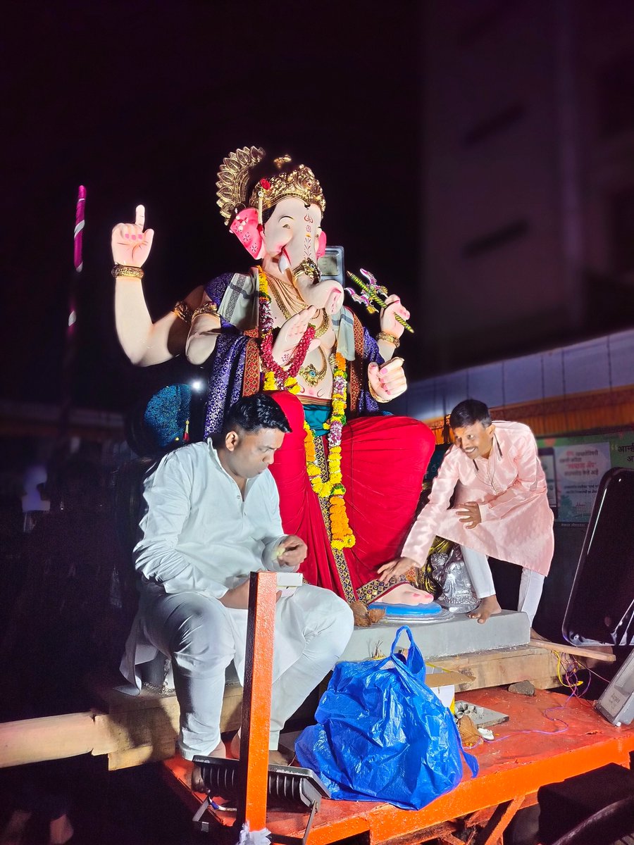 लोणावळ्याच्या राजा आगमन सोहळा १७ सप्टेंबर, २०२३ 😊🙏😊❣️❣️
!! गणपती बाप्पा मोरया!! #reel #reels #trend #trending
#आगमन #लोणावळा #lonavala #ढोल_ताशा #aagman #ganeshfestival #dholtasha #गणेशोत्सव२०२३#ganeshfestival @__1ppv__ @bhairavgarjanadhwajpathaktrust
instagram.com/reel/CxTf4IQBS…