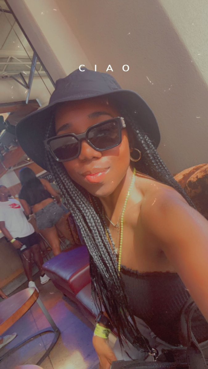 justcallmeeev's tweet photo. I owed myself to look the best i ever looked, loving myself more than i ever have. My next chapter is here 🫶🏾🌵🌴 https://t.co/rVxOvzUKys