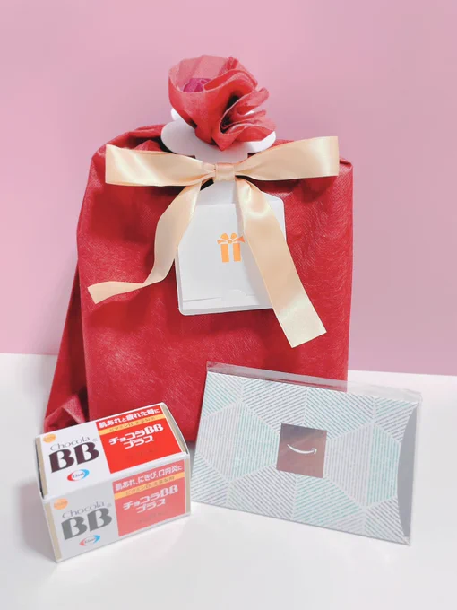 プレゼント届きました〜〜!!本当にありがとうございます!!!(チョコラBBを送ってくださったお方へ、お名前の記載が無かったので、DMでも大丈夫なのでぜひ名乗りを上げてもらえると…嬉しいです…!!) 