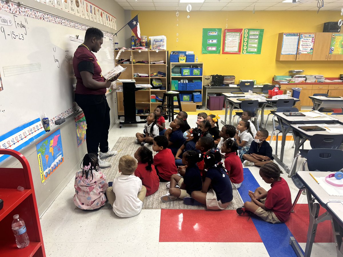 BmtUnitedFtbl's tweet photo. A few of our players visited Blanchette Elementary to read to some future Timberwolves. #WolvesRead https://t.co/y6VNtEQ9Y3